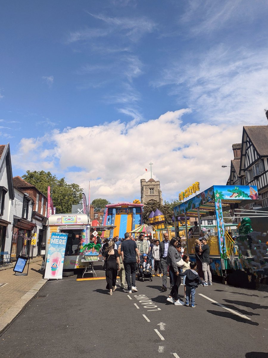 I_see_no_spider's tweet photo. 688 years of the ๐ Royal Charter Pinner Fair ๐ Haunted ghost trains, dizzy teacups โ and candy floss chaos. Warning: may cause unexpected screams and sticky fingers. ๐ป๐ก๐ญ #PinnerFair #SweetSpooks #HalfTermHolidays #Pinner
@PinnerAssociat @Proud_of_Pinner https://t.co/UBFmyb99d7