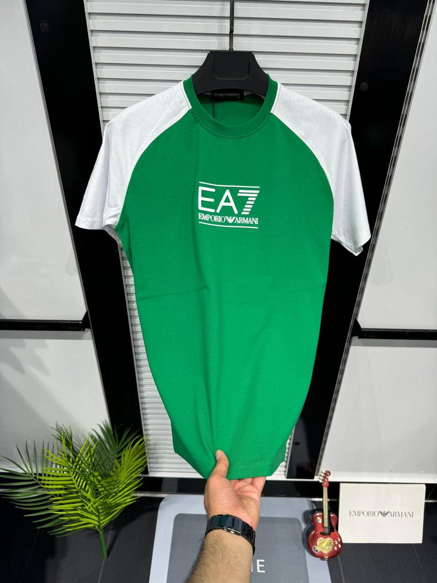 DesignsBossBig's tweet image. Fresh Fits, Everyday Style.
Step out in confidence with our quality men’s T-shirts – perfect for any vibe.

#MensStyle #TshirtGoals #BigBossDesigns #StreetWearKe #KenyanFashion #CasualWear #StayFresh #NairobiFashion #MensWardrobe #StyleUpgrade