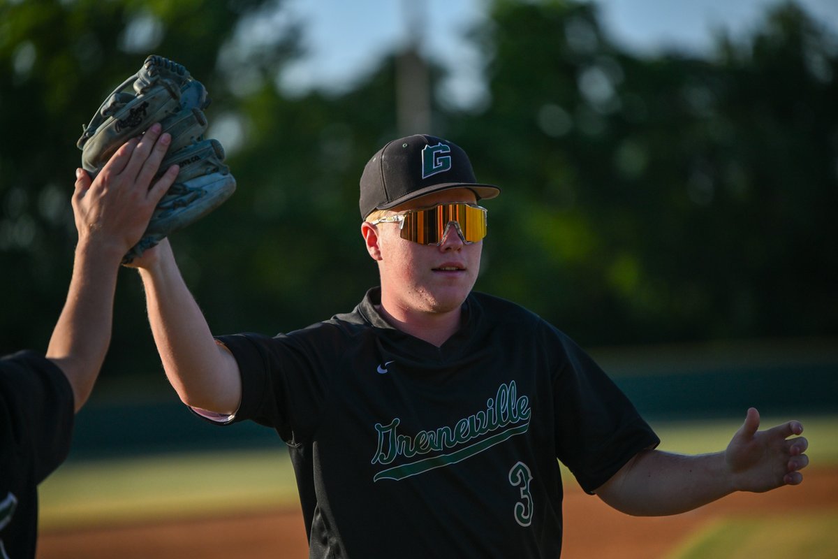 📸PHOTO GALLERIES📸
If you want to see 4⃣5⃣6⃣ photos from Greeneville baseball's state championship, run go to greenesportszone.com.

greenesportszone.com/category/photo…