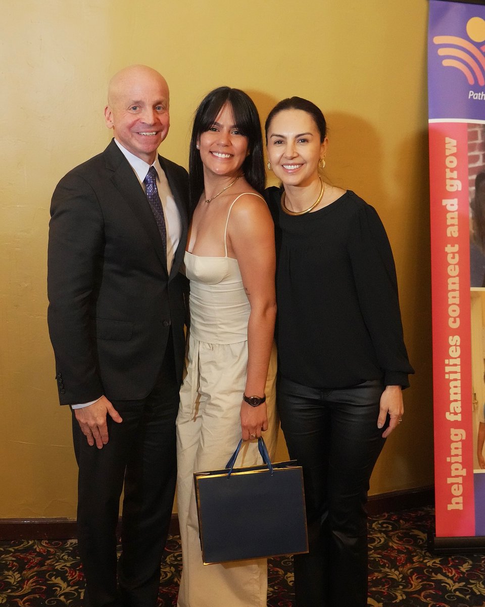 On Wednesday, May 14, we came together at the stunning Alhambra Ballroom in Harlem to celebrate the 2025 Employee Excellence Awards — an evening filled with joy, pride, and deep appreciation.