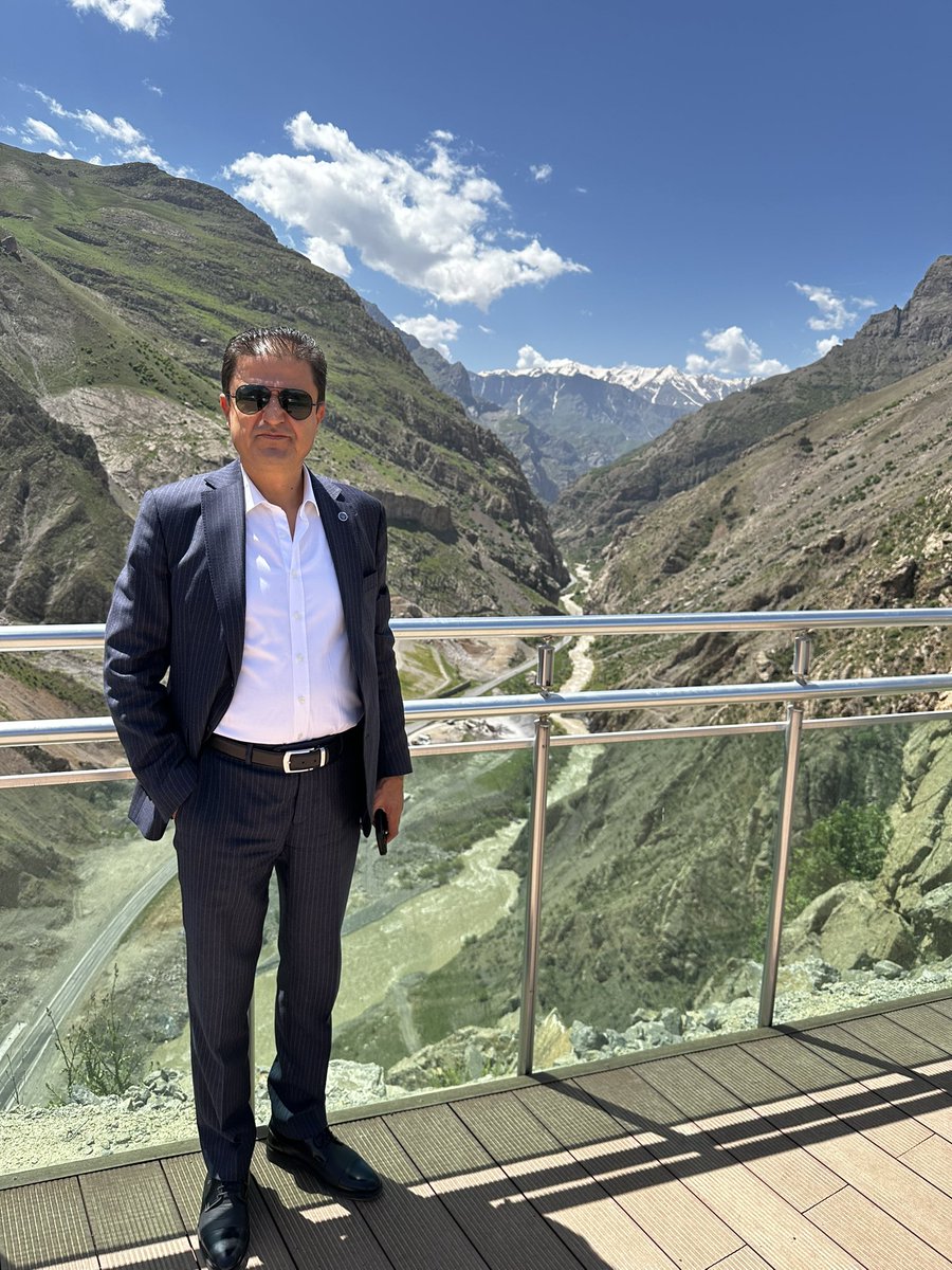 Türk Eğitim-Sen doğru yolda hak yolunda,Türkiye Sevdamız,Ekmek İçin Kavgamız diyerek mücadelesine devam edecektir.
Hırlısı hırsızı,İşsizi,Birileri,
gudurmaya başlamışlar.Atalar ne güzel demiş;büyük lokma ye ,büyük söz söyleme diye..Yarın o sözlerin altında kalırsınınız.Sizin