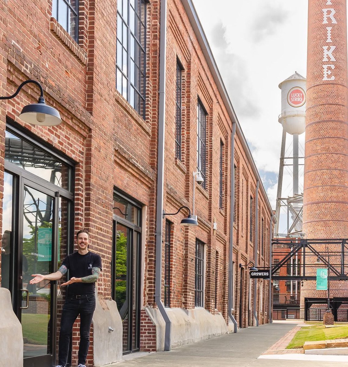 🚨 Big News, Durham! 🚨

Lutra Cafe &amp; Bakery is opening its first permanent home at the American Tobacco Campus by the end of 2025! 🎉

Expect soft pretzels, biscuits &amp; gravy, egg sammies, fresh-baked breads, and all the buns your heart desires

📷 Photos by Stacey Sprenz