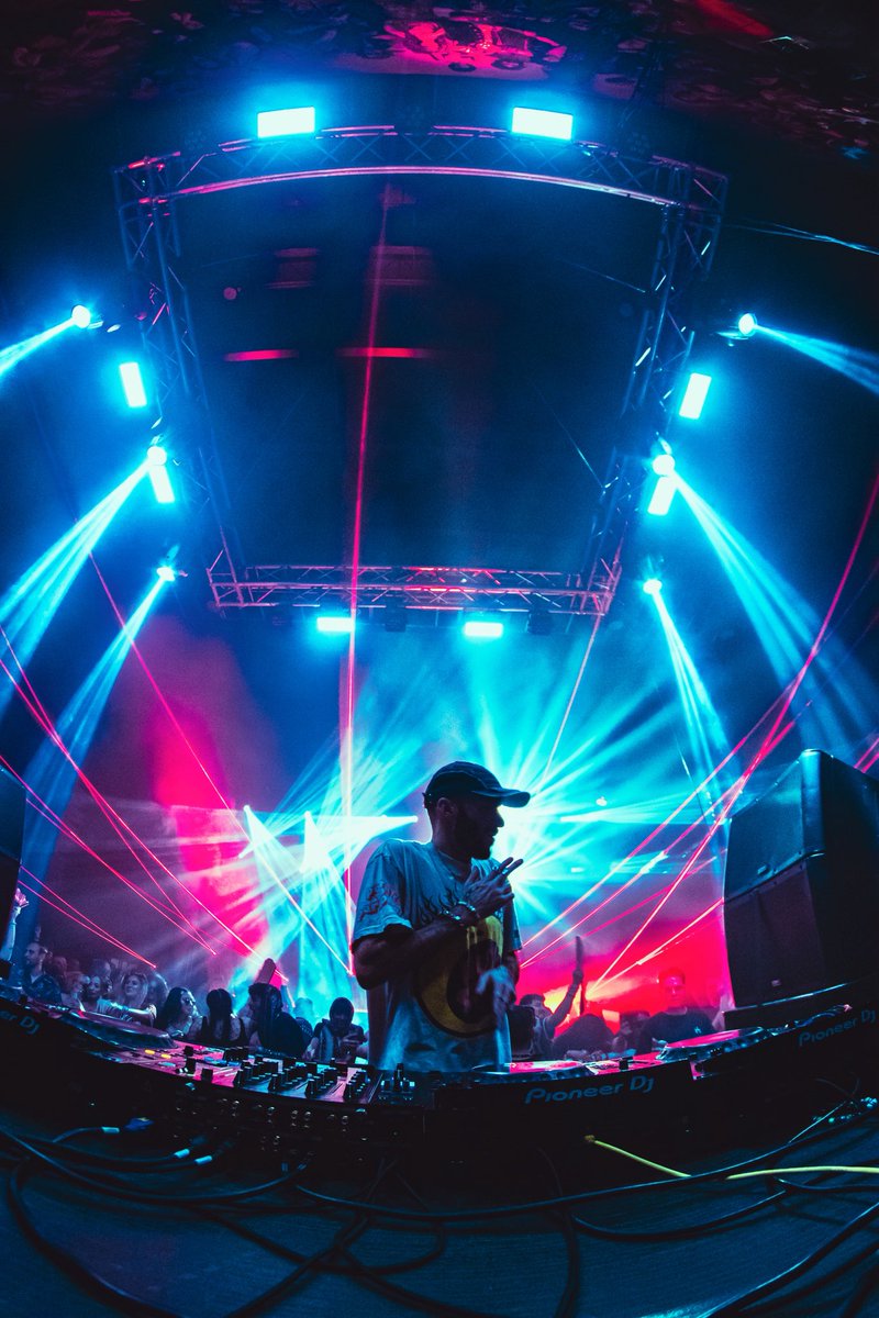 2FilthyPhotos's tweet image. Hol in abq !