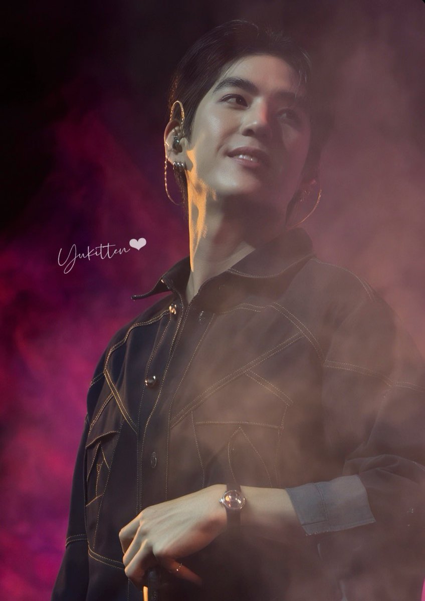 💙🩵🌊

ICH lIEBE DICH JIMMYSEA

#JimmySea1stFMinBerlin 
#JimmySea1stEuropeanTour