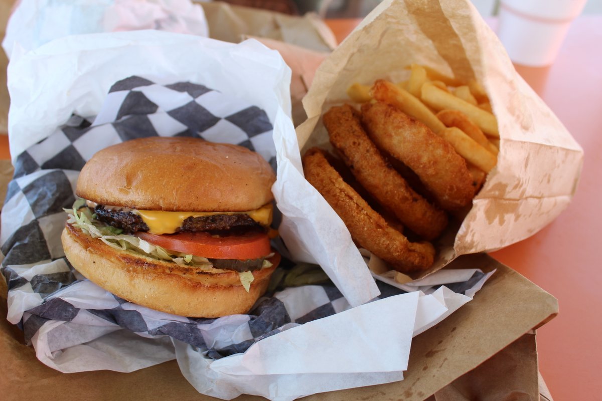 Choose your fighter. #NationalBurgerDay

1️⃣🍔: Middlegate Station in Visit Fallon
2️⃣🍔: The Dillinger in Boulder City
3️⃣🍔: Racks Bar and Grill
4️⃣🍔: Pepper’s Place in Hawthorne