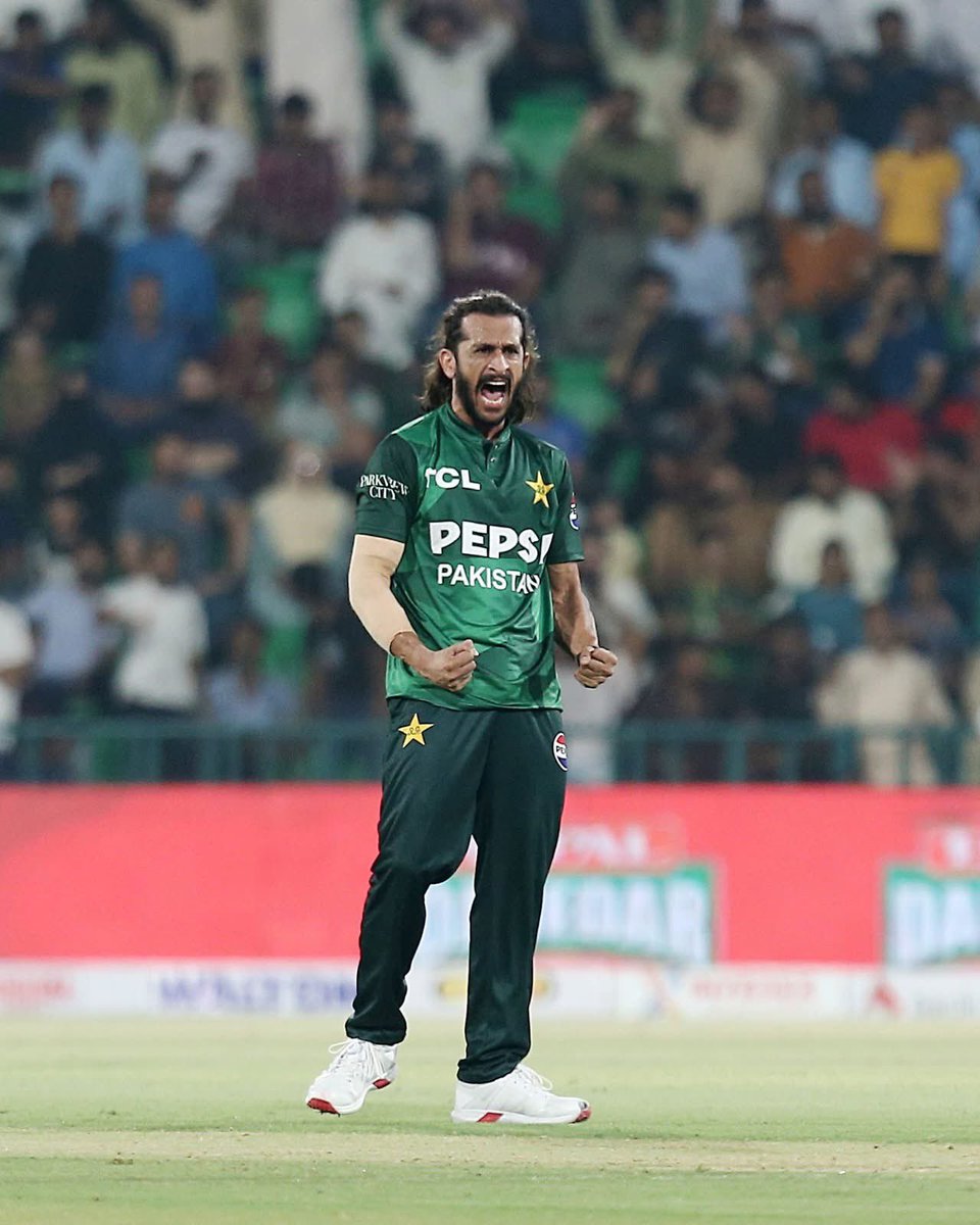 So happy for <a href="/RealHa55an/">Hassan Ali 🇵🇰</a> tonight! His hard work and dedication over the past few months have been incredible - he has literally trained the house down. Plenty of gas left in that tank! 👏