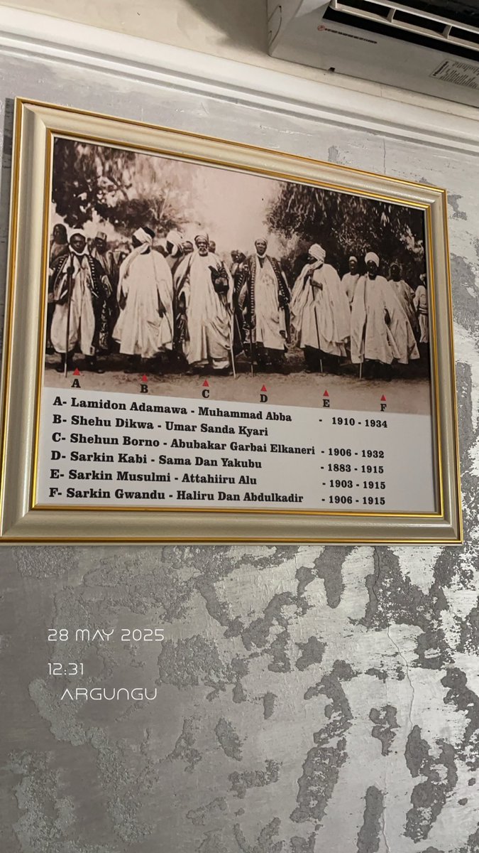 its_shamex's tweet image. For like two years, all the well-cultured individuals I know couldn’t recognize the “E”. I even initially thought it was Muhammadu Abbas. 

Shocked to find out it was the Late Sultan of Sokoto, Attahiru ‘Dan Alu. We learn everyday indeed. 

Allah Ya jikan su. Ameen!