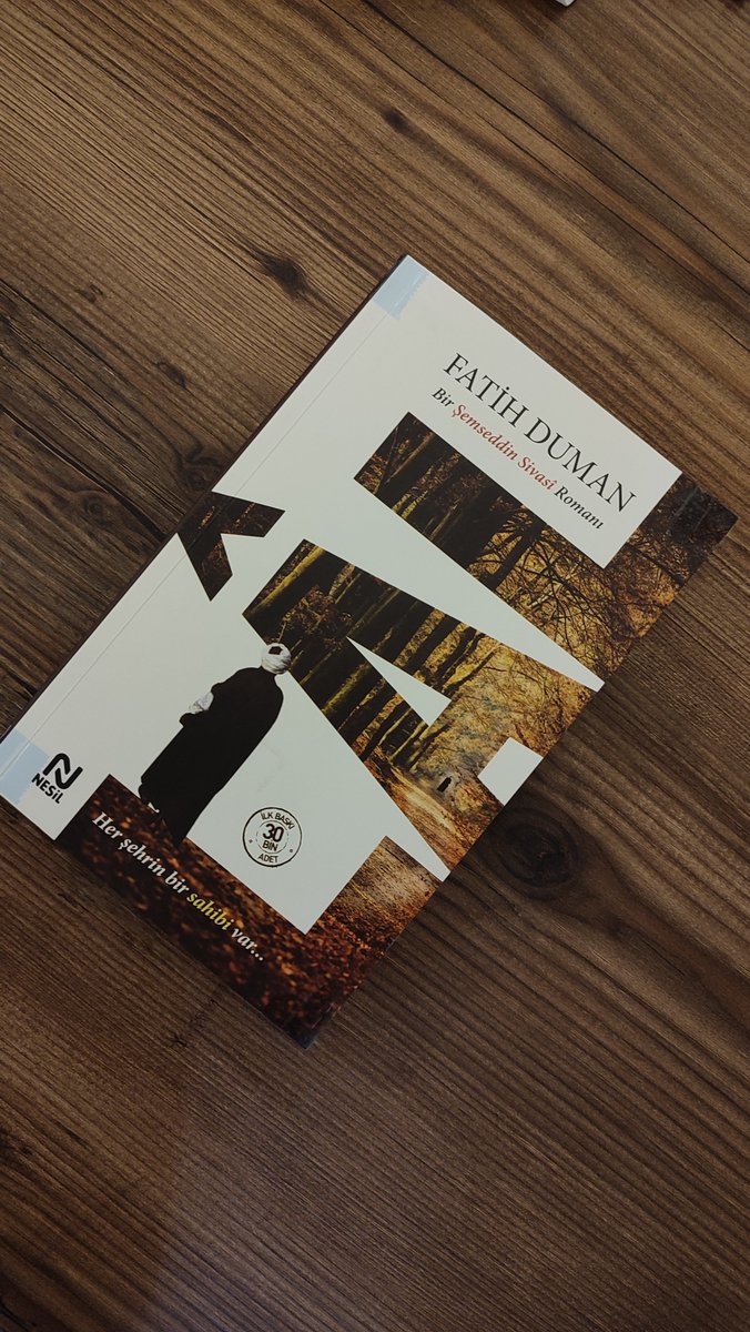 Bir arayış öyküsü... Nefis ile mücadelenin basamak basamak öyküsü... Eksikleri ile tam olmanın öyküsü... Canım memleketim Sivas'ın sahibi Şeyh Şemseddin Ahmed Sivasî'nin öyküsü... Tıpkı onun gibi biz de arayış içinde, kalabalıklar arasında yalnızız...
<a href="/fatihdumantr/">Fatih Duman</a> <a href="/FatihDuman_/">Fatih Duman</a>