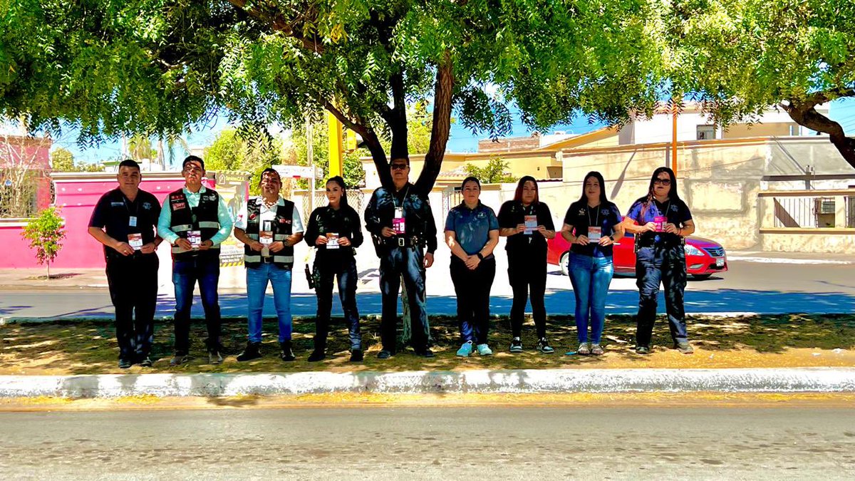 KamiloOntiveros's tweet photo. Secretaria de Seguridad Pública a través del Centro Estatal de Prevención del Delito y Participación Ciudadana, C5I,Policia Estatal en coordinación con Prevencion Municipal llevan a cabo operativo informativo sobre los números de emergencia 911 y 089 denuncia anónima en #navojoa https://t.co/QvtxOBGxi5