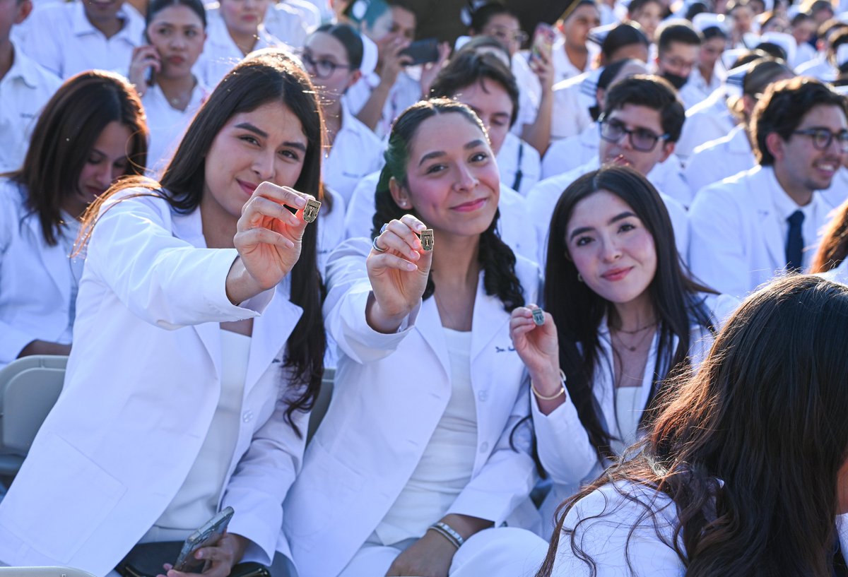La Universidad Autónoma de Baja California realizó en el campus Mexicali la Ceremonia de Estudiantes Potenciales a Egresar 2025-1, uno de los momentos más significativos de la vida universitaria.
gaceta.uabc.mx/notas/instituc…