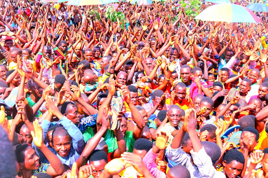 CnddFddButanyer's tweet photo. #Kirundo 28/5/2025:Abanywanyi 259 ba #Cnl #Uprona binjjwe @CnddFdd aho imyiyamamazo yabera mu mitumba ya zone #Ntega, #Runyankezi.Umunyamabnga w @CnddFdd @TiteT52696 yigishije ukwo batora,asaba ubuserukizi,kuva mu namashingiro kwigisha neza amakarata mu kwirind amajwi y'impfagusa https://t.co/wg4HcXjerU
