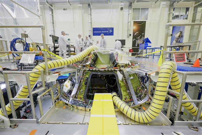 NASA's Kennedy Space Center (@nasakennedy) on Twitter photo Power up 🔋✅
Technicians recently powered on the <a href="/NASAArtemis/">NASA Artemis</a> III Orion crew module. This initial power on marked the startup of the crew module’s computers, power and data units, which are responsible for commanding vehicle subsystems.
Learn more: go.nasa.gov/4kd02RT Power up 🔋✅
Technicians recently powered on the <a href="/NASAArtemis/">NASA Artemis</a> III Orion crew module. This initial power on marked the startup of the crew module’s computers, power and data units, which are responsible for commanding vehicle subsystems.
Learn more: go.nasa.gov/4kd02RT