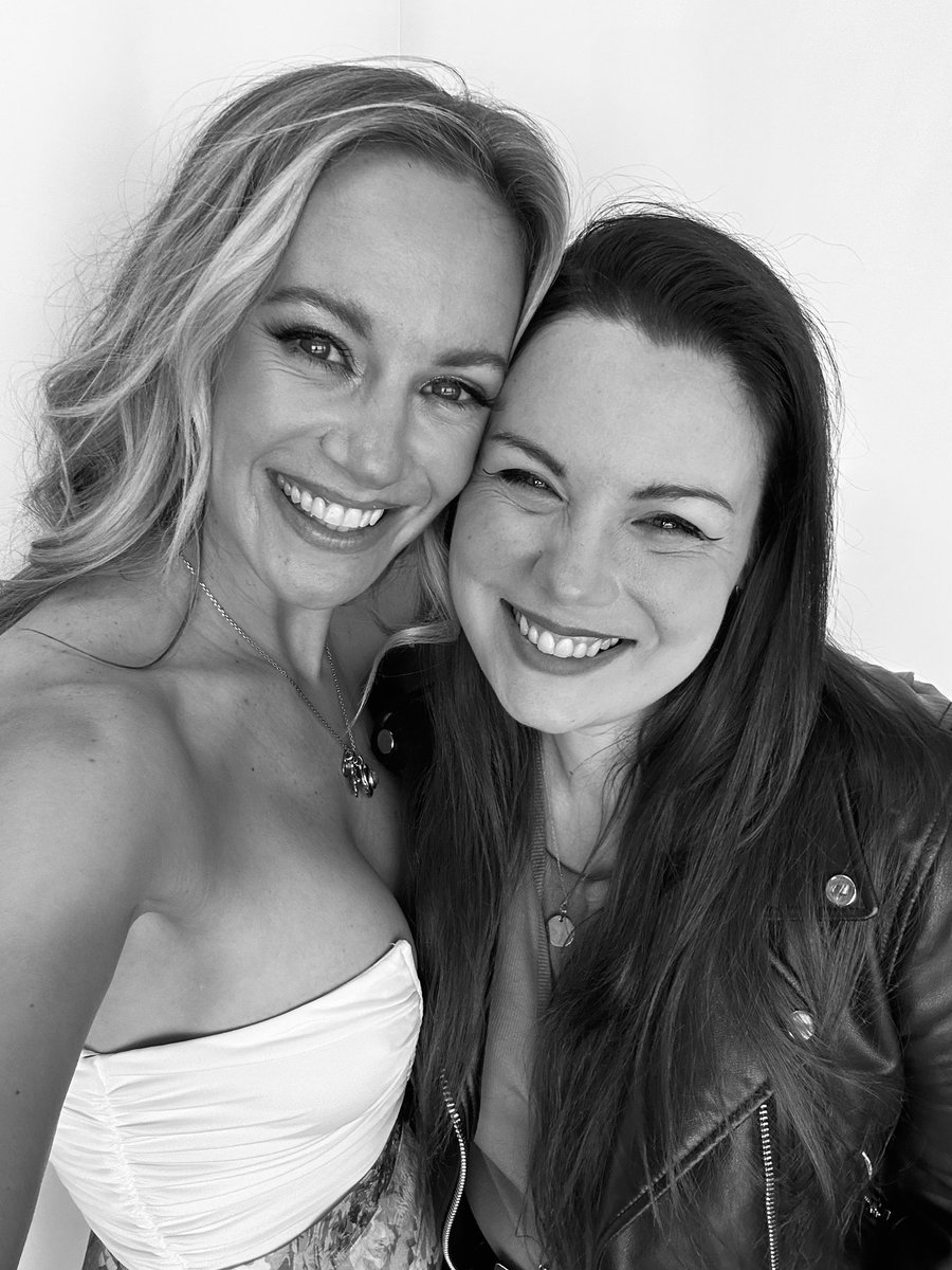 victoria tweet media