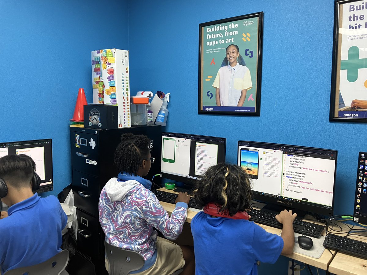 EdcampEFWMA's tweet photo. Our 4th &amp; 5th grade  @efwmaschool working on @BitsboxKids 
@scratch #JavaScript #equity #diversity #inclusion #confidence #ImpactsofComputing #AFEteacher #AmazonFutureEngineer  @AmazonNews
#CoactionCollective
#teamwork #ITeachCode   #CSforALL #code  #creativity #curiosity https://t.co/vaKixkOkBF