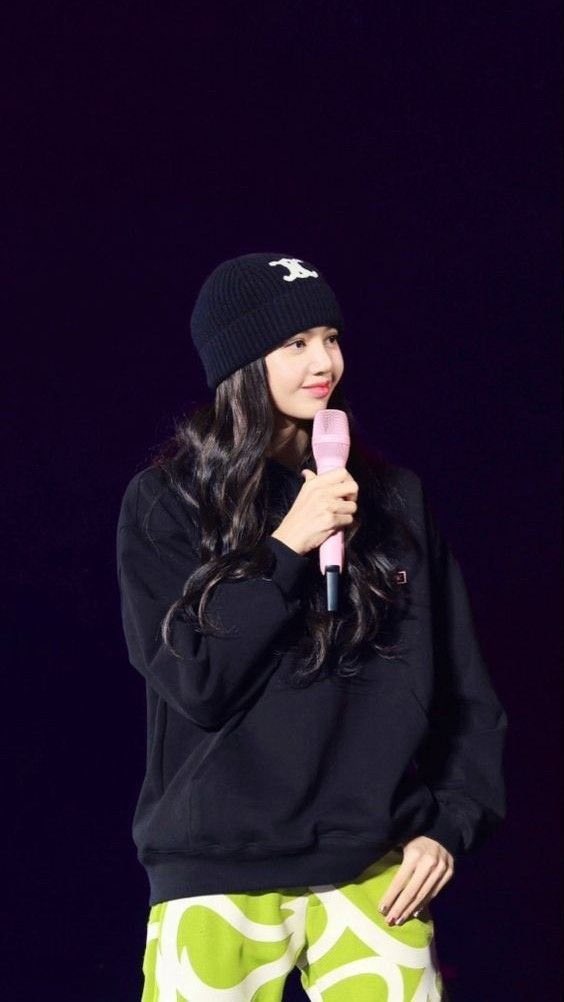 #LISA Spotify monthly listeners — 23,951,897 (+58,726)

Peak — 28,626,697