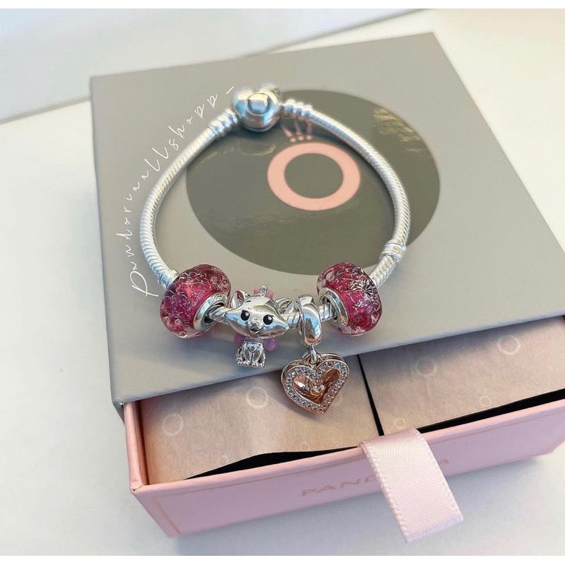 Presentthings_'s tweet image. 🐰🫧✨ (ของแท้100%) Pandora Silver​ Bracelet​ ข้อมือหัวใจ แพนโดร่า 
✨ในราคา 2027 บาท ส่งฟรี ✨ของแท้‼️
📍พิกัดที่ Shopee s.shopee.co.th/6AYpJ9UfDt
#PANDORA #สร้อยคอ #เครื่องประดับวินเทจ #ของแท้ #ฟีดดดดดดดดดด #ฟีด #ลูกคุณหนู