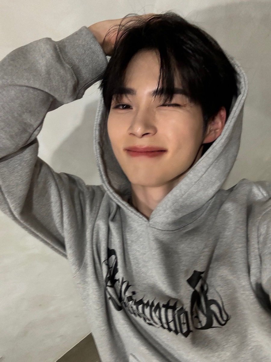 𝐌𝐚𝐭𝐭𝐡𝐞𝐰. tweet media