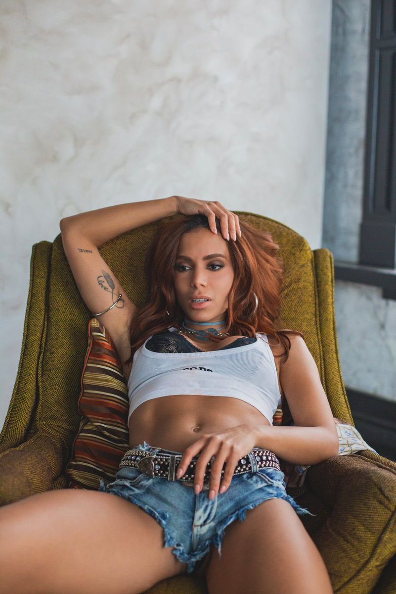 QGdoPOP's tweet image. &quot;Mil Veces&quot;, de Anitta, VOLTOU a receber 100 mil streams diários no Spotify.