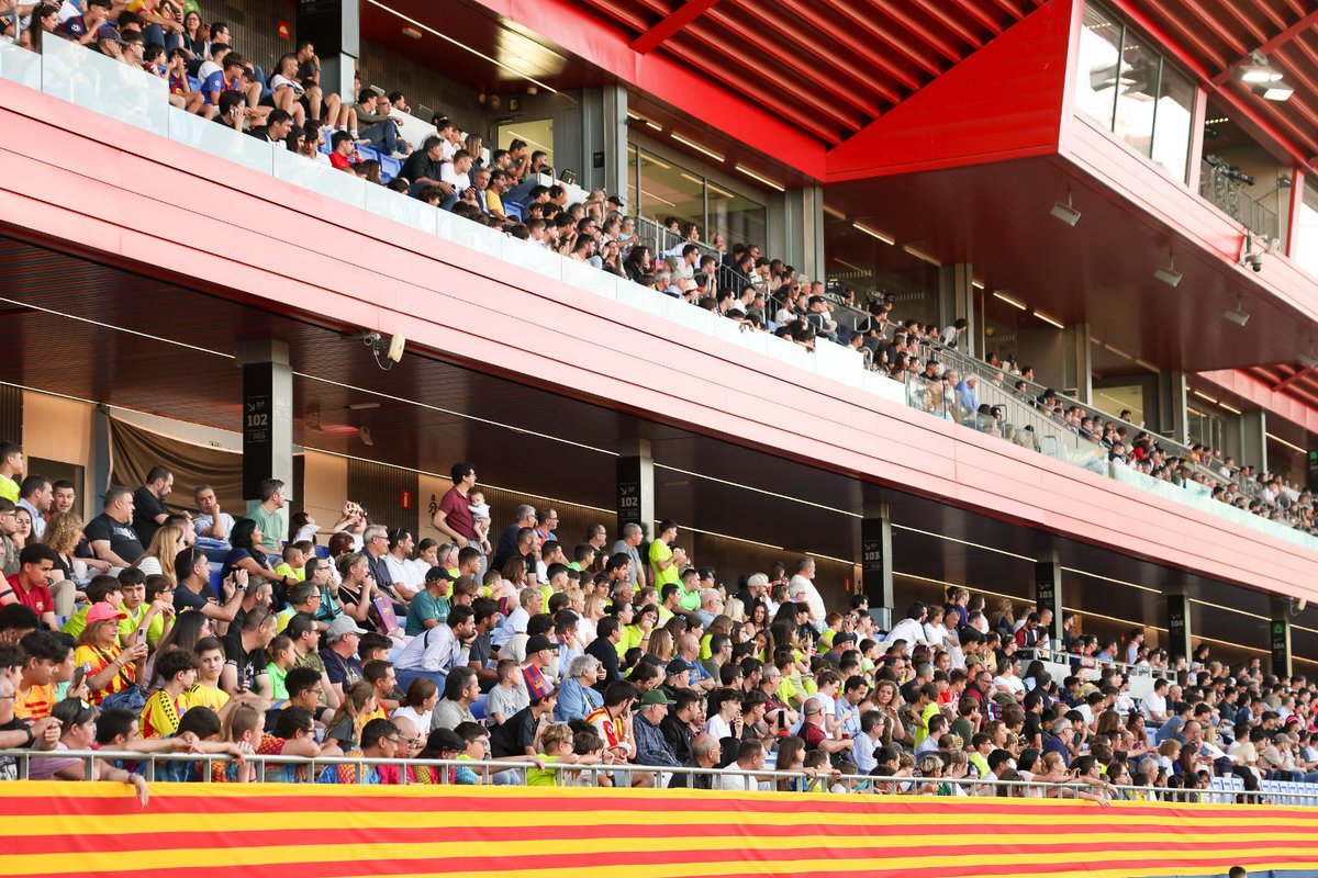 UFECcat's tweet photo. ⚽️ La 𝗩 𝗦𝗲𝘁𝗺𝗮𝗻𝗮 𝗖𝗮𝘁𝗮𝗹𝗮𝗻𝗮 𝗱𝗲 𝗹’𝗘𝘀𝗽𝗼𝗿𝘁 arrenca amb el Catalunya 🆚 Costa Rica masculí @FCF_CAT.
💯 La gran festa de les seleccions catalanes la vivim a l’estadi Johan Cruyff. Som-hi!
#SomEsport #SCE25 https://t.co/cfmt0TsRE1
