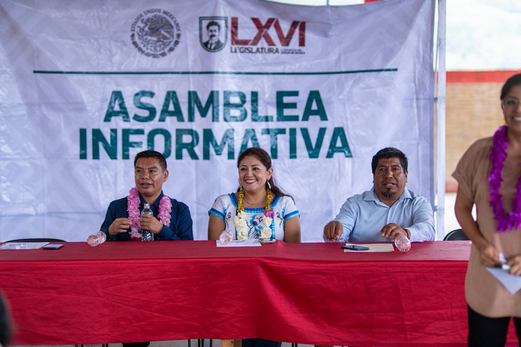 lizconcha's tweet image. Hoy en Santa María Teopoxco tuvimos una gran asamblea informativa 🗣️✨

A solo 4 días del #1DeJunio, el pueblo está listo para hacer historia 🗳️🇲🇽

Por primera vez, elegiremos a quienes impartirán justicia en el #NuevoPoderJudicial ⚖️

¡Teopoxco ya está listo para votar! ✅