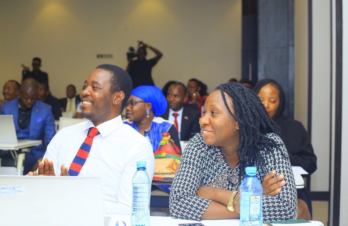 Depuis le 27 mai 2025, la CONAJEC participe à l’atelier de politique régionale pour la jeunesse africaine, qui se tient à Nairobi/kenya. 
#AACJinaction #AACJ4aclimatejustice #Ayc