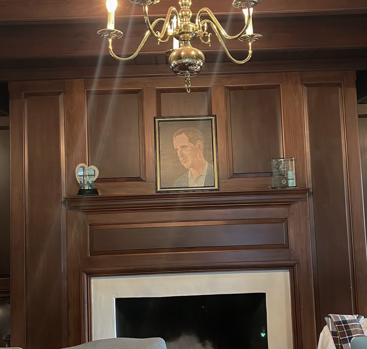 SteveWikert's tweet photo. @DrBiden If you do read this Jill or someone close to Jill know that I have done a beautiful oil painting portrait of Beau.  It is now on the mantle in the conference room at the Beau Biden Foundation waiting for you to pick up for Joe to have!  My gift to you guys! https://t.co/oOPD59MQQC