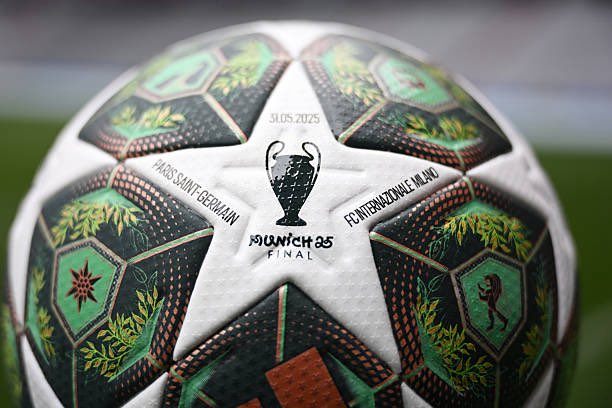 Champions, il pallone della finale #PsgInter.