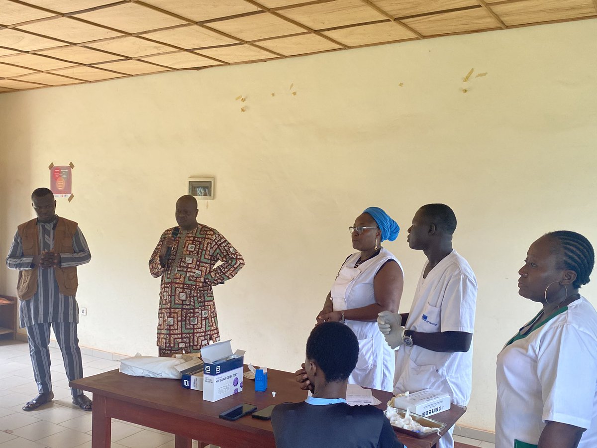 Plateforme_VBG's tweet image. Ce mercredi marque le début de 3 jours de dépistage gratuit du cancer du col de l’utérus, du sein , du VIH/SIDA et offre des services de planification familiale à l’UP, de 8h à 17h jusqu’au vendredi.
📍COUS-UP &amp;amp; UNFPA.
🎓 Jeunesse estudiantine, votre santé est votre avenir.