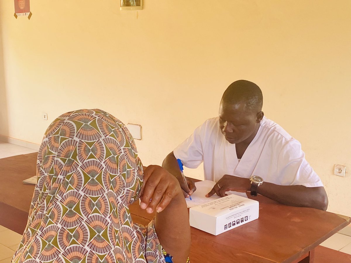 Plateforme_VBG's tweet image. Ce mercredi marque le début de 3 jours de dépistage gratuit du cancer du col de l’utérus, du sein , du VIH/SIDA et offre des services de planification familiale à l’UP, de 8h à 17h jusqu’au vendredi.
📍COUS-UP &amp;amp; UNFPA.
🎓 Jeunesse estudiantine, votre santé est votre avenir.