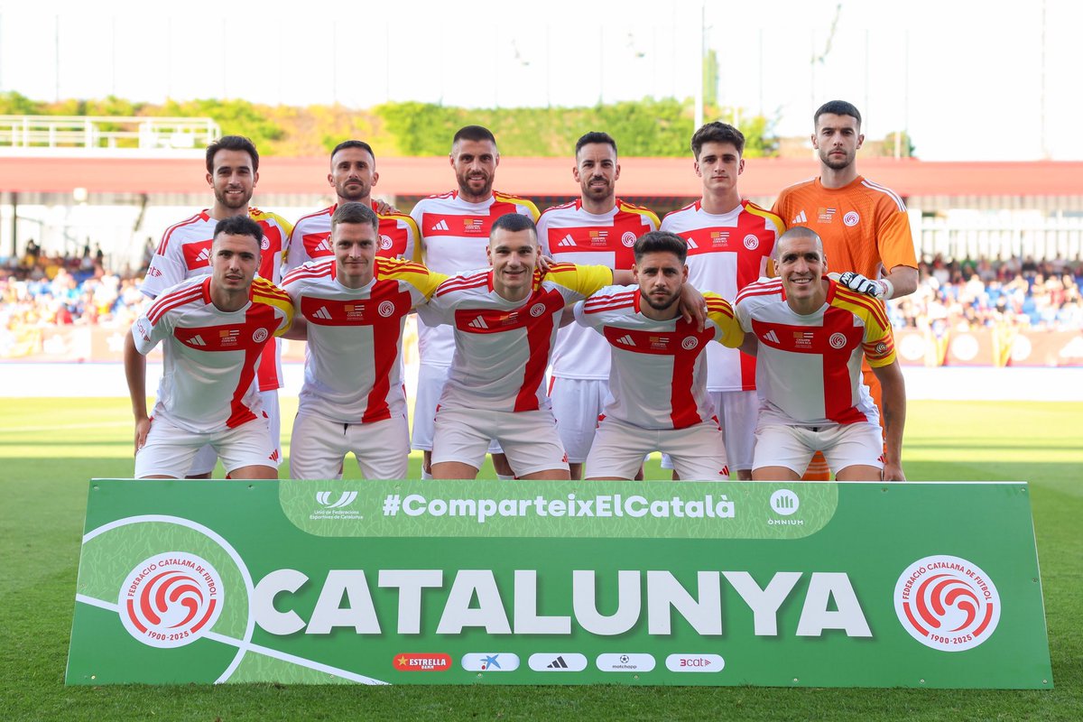 UFECcat's tweet photo. 👅💪🏻 "L'esport treu la llengua, #ComparteixElCatalà", avui amb la Selecció Catalana.
Una promoció per l’ús del català en l’esport, i en col·laboració entre la @UFECcat, @omnium i @FCF_CAT.
#SomEsport #SCE25 https://t.co/IZPrPlr44f