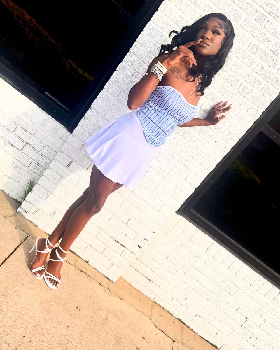 kredd_2's tweet image. Feelin twenty-fine 2️⃣5️⃣🥂🌹