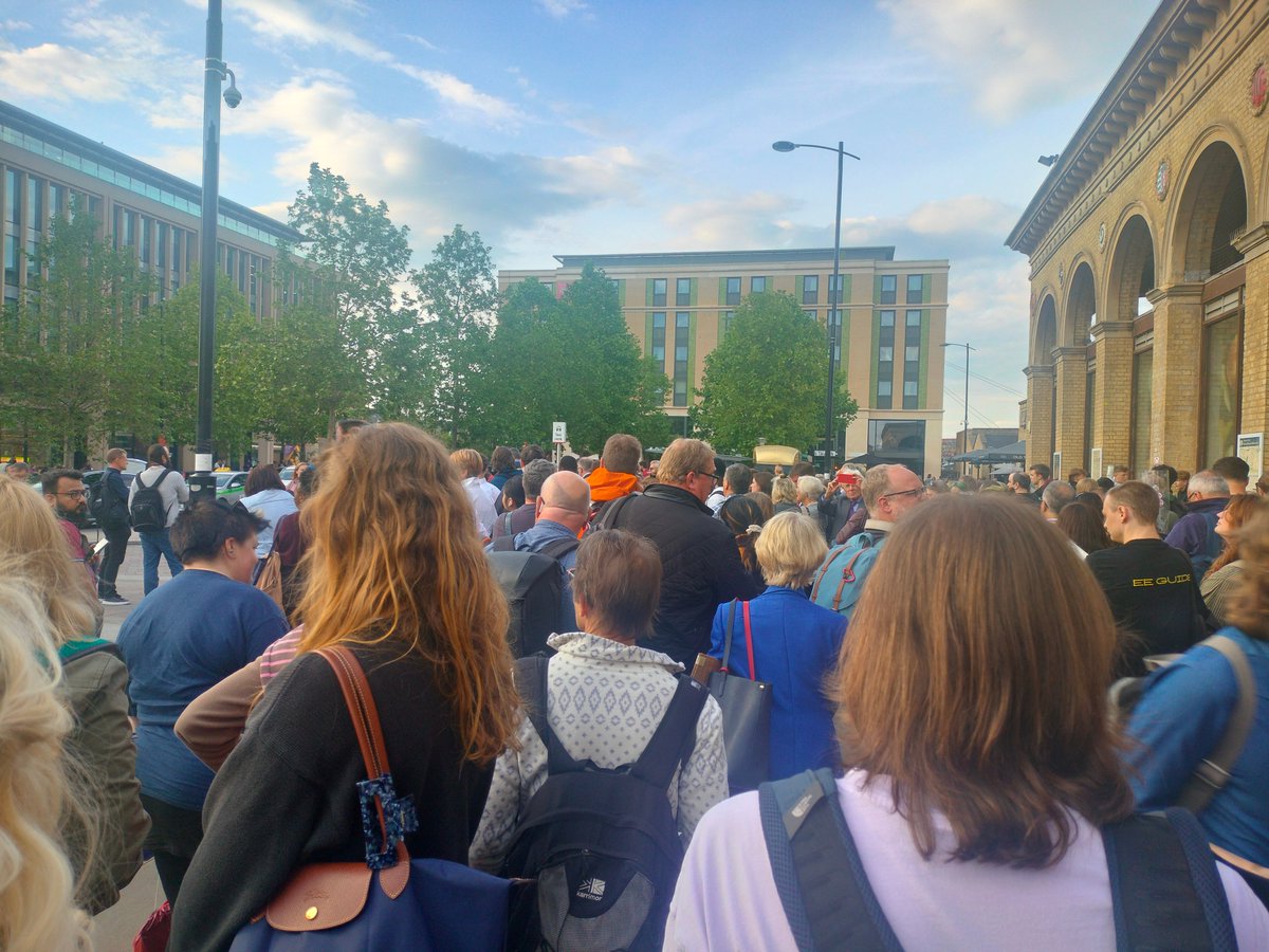Crunchy100's tweet photo. @greateranglia stuck at Cambridge for 2 hours with no communication and no staff to be seen. https://t.co/tTlpoPaTWa