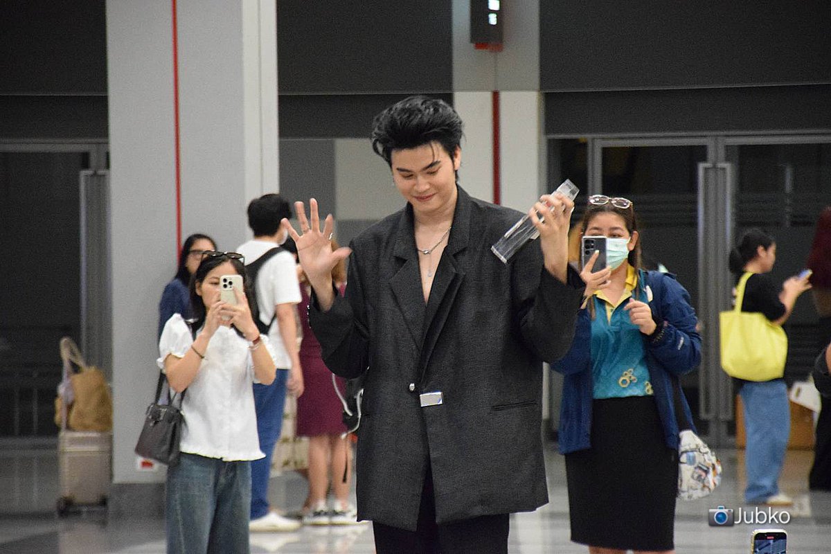 jubko10's tweet photo. CONGRATULATIONS
to 'PEOPLE OF THE YEAR" Award
📅 28/5/2025
📌 BITEC
📷 Jubko
#KAZZAWARDS2025xnonttanont
#NONTTANONT
#nontfam
#JubkoCamera
@tanont916 https://t.co/bjbHvy4LaJ