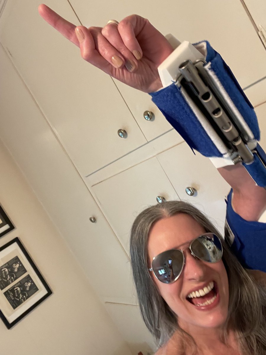 pagetpaget's tweet image. I’m going to fix this broken arm once and for all. Also : Watch @criminalminds on @paramountplus + !!!!