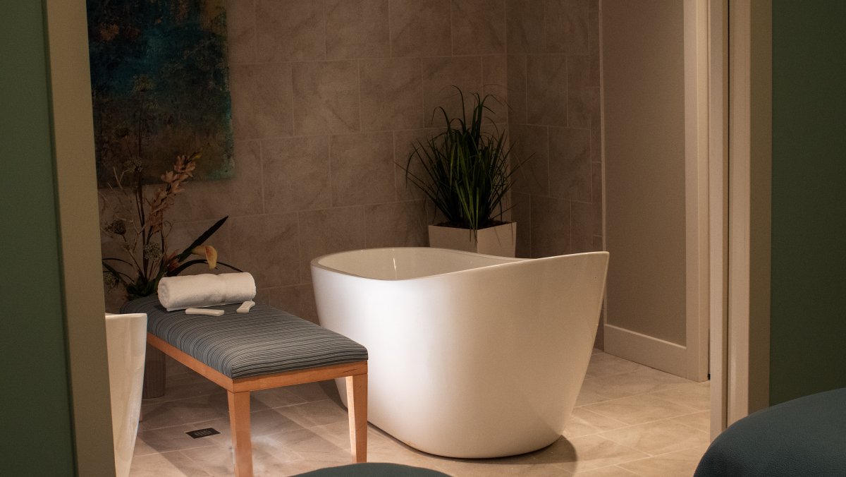 LakeLawnResort's tweet image. When was the last time you truly relaxed? Escape to Calladora Spa and experience one of our signature spa packages designed to soothe, restore, and renew.
bit.ly/3L6UBUZ
#CalladoraSpa #SpaDay #SpaPackage #LakeLawnResort