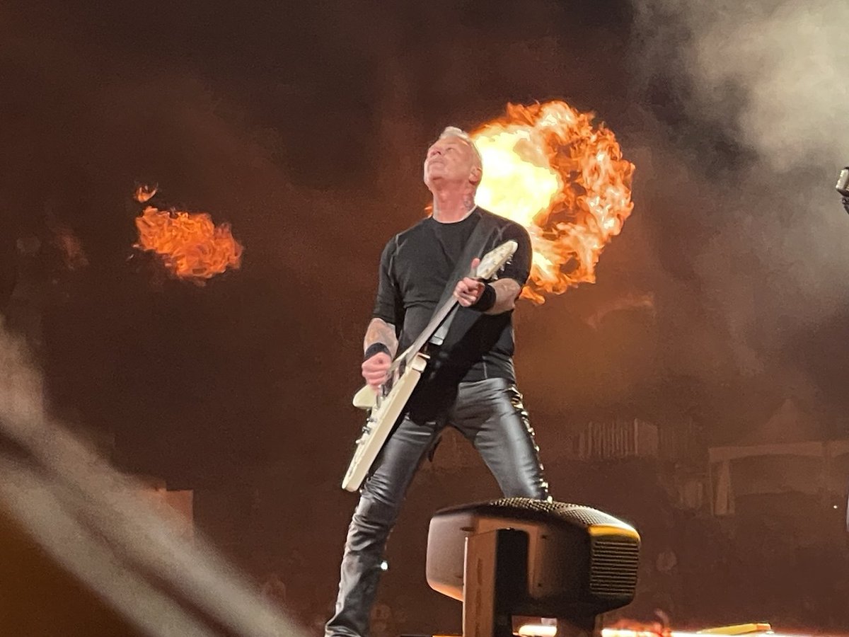 ShiftingStreams's tweet photo. One of my favorite photos from the Saturday concert of Metallica at Nissan Stadium.

#Metallica #tour #rock #metal #fire #livemusic #music #concert #band #nashville #musiccity #musicians https://t.co/IaYLdNkimd