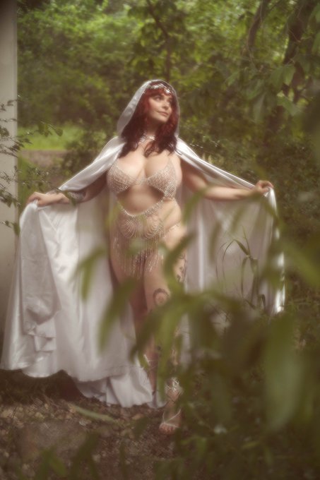 Watch Mari Sappho's leaked NSFW photo on TwXstars