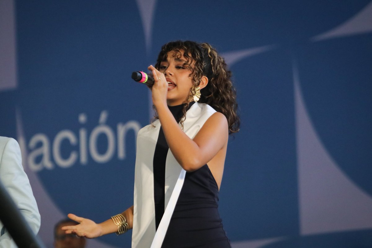 prepatecsta's tweet image. ¡Lo lograron, santaneras y santaneros! 🎓🎊

Se reconoce con mucho orgullo el camino recorrido por ustedes, y les deseamos lo mejor en esta nueva etapa. 
¡Que este sea el inicio de un futuro lleno de éxitos y sueños cumplidos! 🎉👏

#PrepaTecSantaAnita #GraduaciónPrepaTec