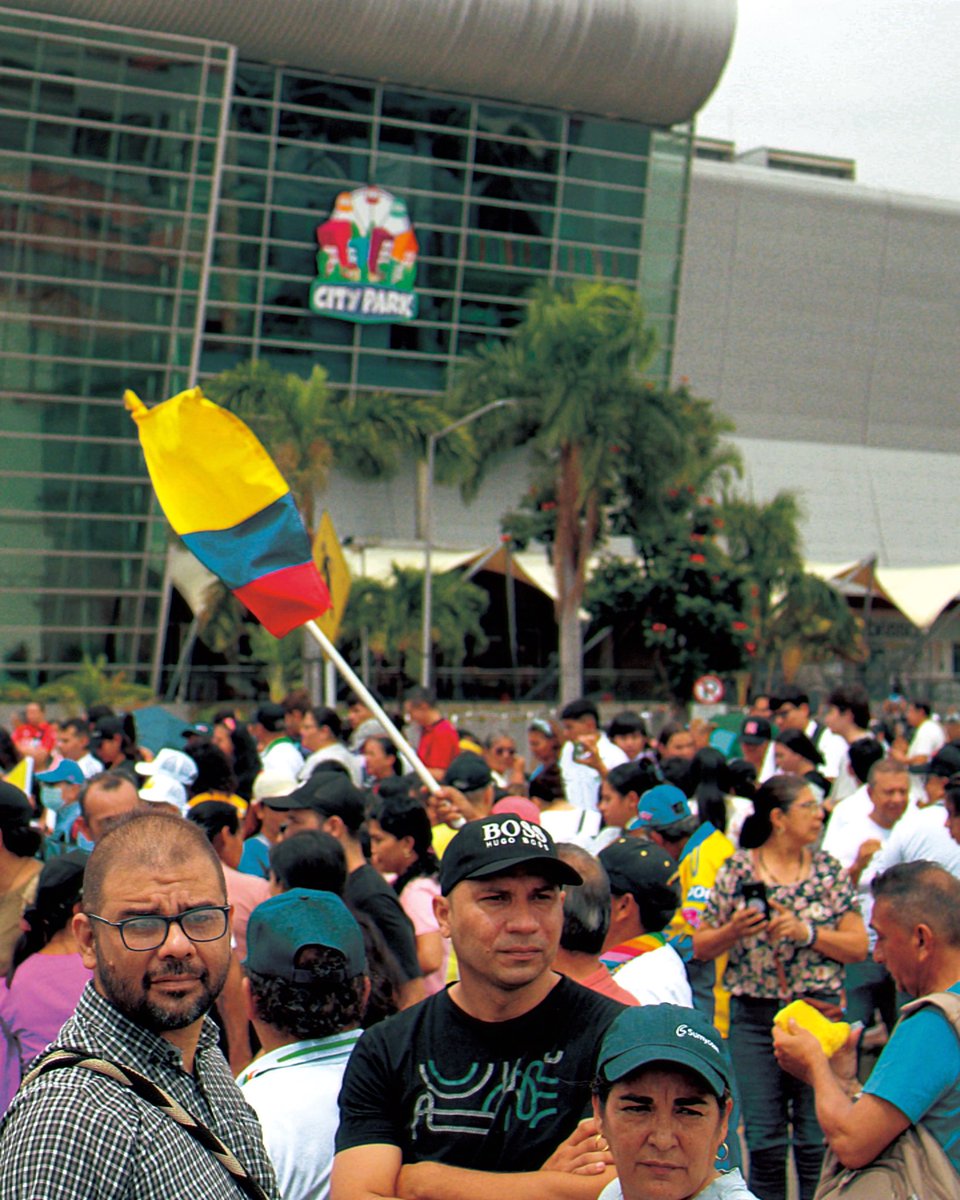 escomgarzon's tweet photo. Desde #Cúcuta y con el pueblo en las calles.

El 14 de mayo el Congreso hundió la consulta popular. Una vez más, el régimen demuestra que no está dispuesto a conceder ni los derechos más mínimos a la clase trabajadora.

🧵… https://t.co/IdIYfAQCVH