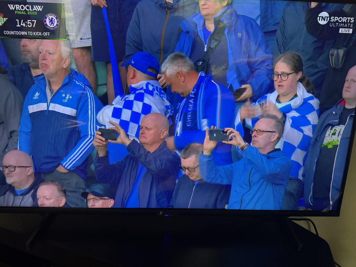 omid9's tweet photo. I think we can see who wants this more
#CHEBETIS https://t.co/4cG6cPdegR