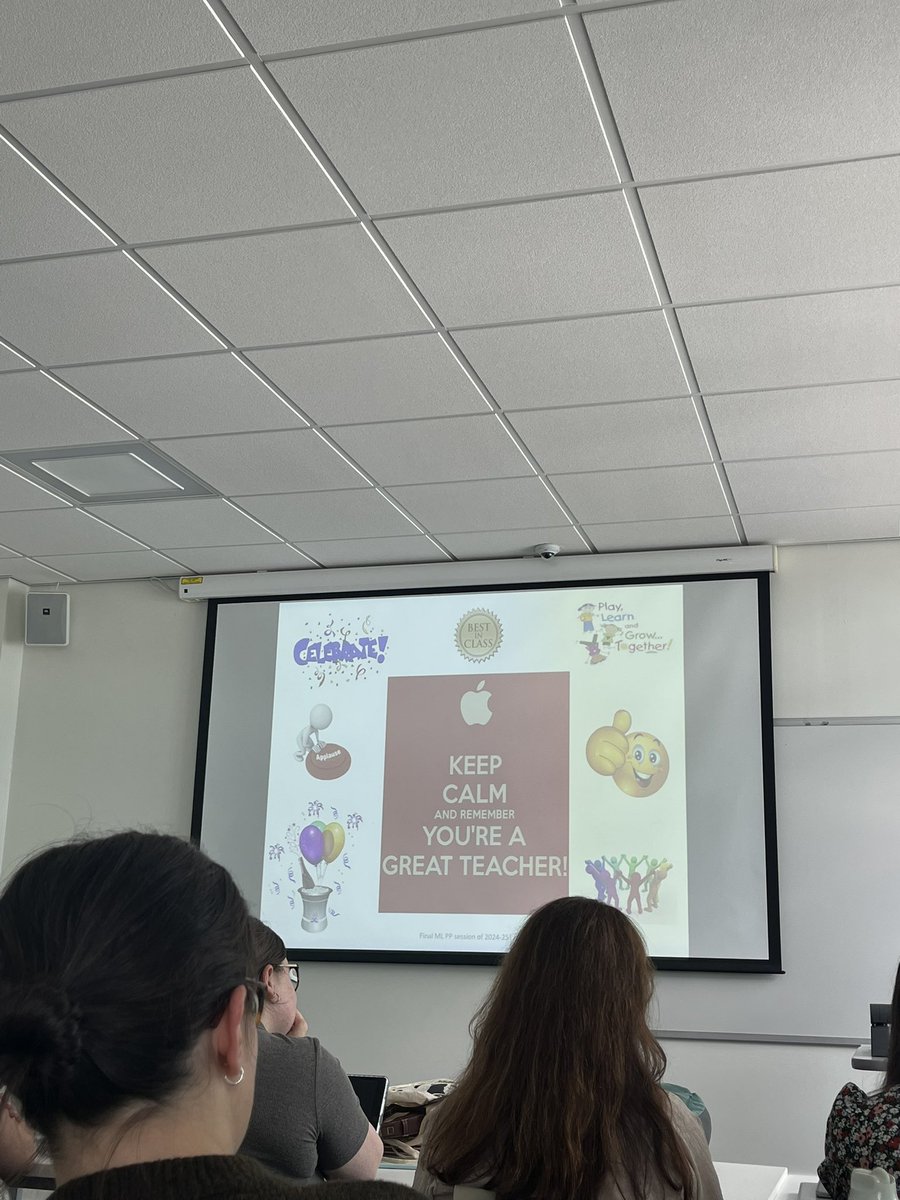 Miss Boyle 🍎✏️ tweet media