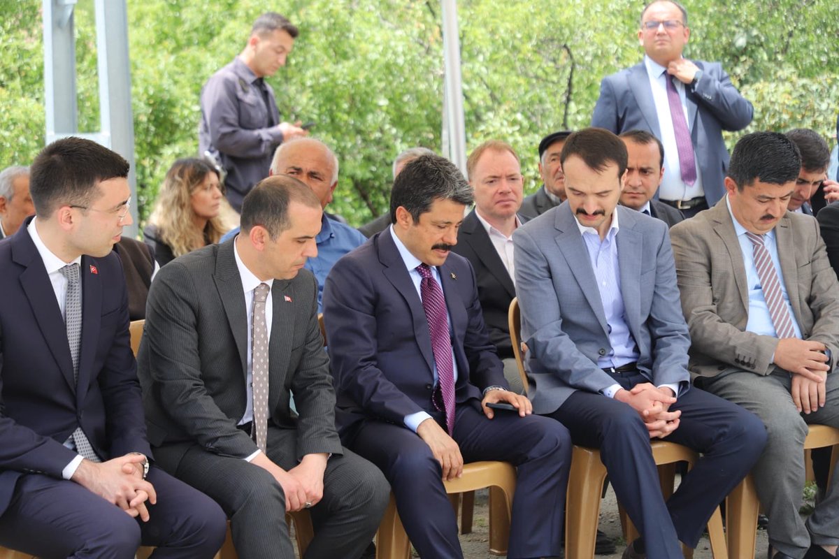 Murat Sefa Demiryürek (@demiryureksefa) on Twitter photo Akpınar Kaymakamımız Sn. Ali Erdoğan’ın kıymetli babası Selahattin Erdoğan’ın vefatı dolayısıyla, Çankırı ili Eldivan ilçesine bağlı Büyükhacıbey Köyü’nde düzenlenen cenaze merasimine, Çankırı Valimiz Sn. <a href="/firattasolar/">M. Fırat Taşolar</a>, Mülki İdare Amirlerimiz ve Kamu İdarecilerimizle birlikte Akpınar Kaymakamımız Sn. Ali Erdoğan’ın kıymetli babası Selahattin Erdoğan’ın vefatı dolayısıyla, Çankırı ili Eldivan ilçesine bağlı Büyükhacıbey Köyü’nde düzenlenen cenaze merasimine, Çankırı Valimiz Sn. <a href="/firattasolar/">M. Fırat Taşolar</a>, Mülki İdare Amirlerimiz ve Kamu İdarecilerimizle birlikte