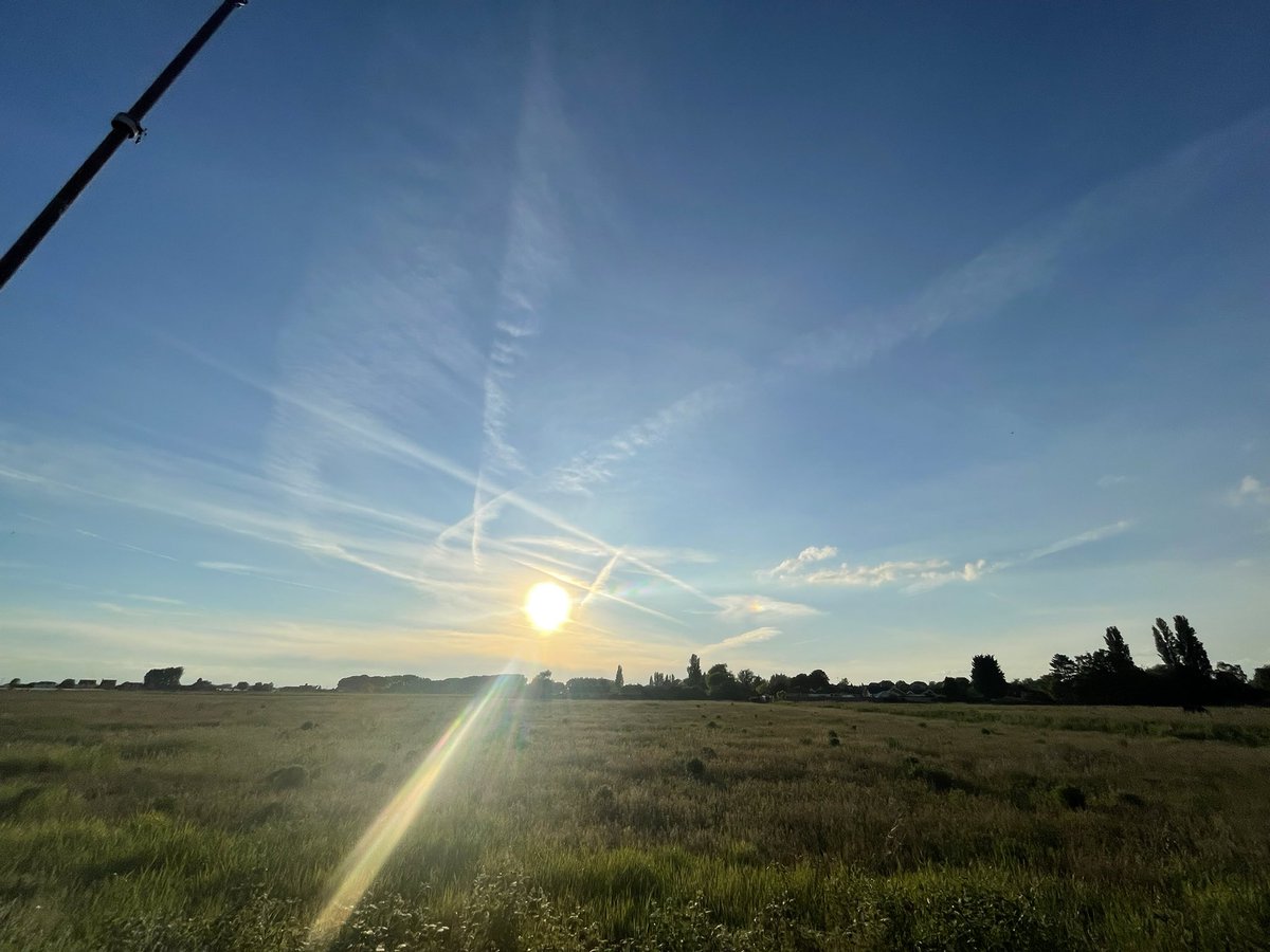 Jo Tidman (@jotidman) on Twitter photo Just one of those natural sunsets.
Complete with in-cloud rainbow. Norfolk, England.
#chemtrails
#GeoengineeredSky
#GeoEngineering
#climatescam
This is not right.
<a href="/RupertLowe10/">Rupert Lowe MP</a> Just one of those natural sunsets.
Complete with in-cloud rainbow. Norfolk, England.
#chemtrails
#GeoengineeredSky
#GeoEngineering
#climatescam
This is not right.
<a href="/RupertLowe10/">Rupert Lowe MP</a>