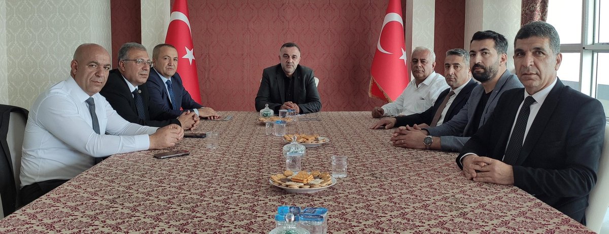 ✅ İstişare Ve Değerlendirme Toplantısı 

İlçe Başkanımız Sn. <a href="/caliskan_abidin/">Abidin ÇALIŞKAN</a> ve İlçemizin çok kıymetli STK Başkanları ile bir araya gelerek istişare ve değerlendirmelerde bulundular.