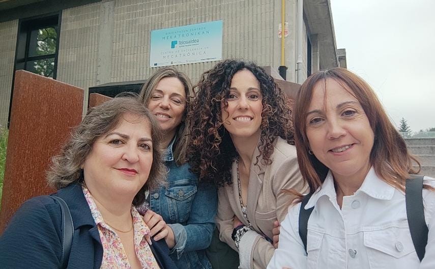 Tolosaldea LH (@tolosaldealh) on Twitter photo Informatikako bikaintasun sareko parte diren <a href="/CIFPVirgen/">CIFP Virgen de Gracia</a> ikastetxetik bisitan izan ditugu, eskerrik asko bai bisita eta baita erakutsitako interesagatik! Informatikako bikaintasun sareko parte diren <a href="/CIFPVirgen/">CIFP Virgen de Gracia</a> ikastetxetik bisitan izan ditugu, eskerrik asko bai bisita eta baita erakutsitako interesagatik!