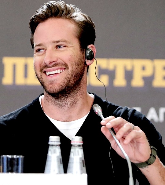 Sunshine please take care of yourself as the most precious and beloved person in your life. Okay?
#ArmieHammer