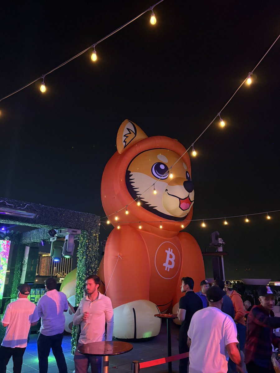 2 Points tweet media