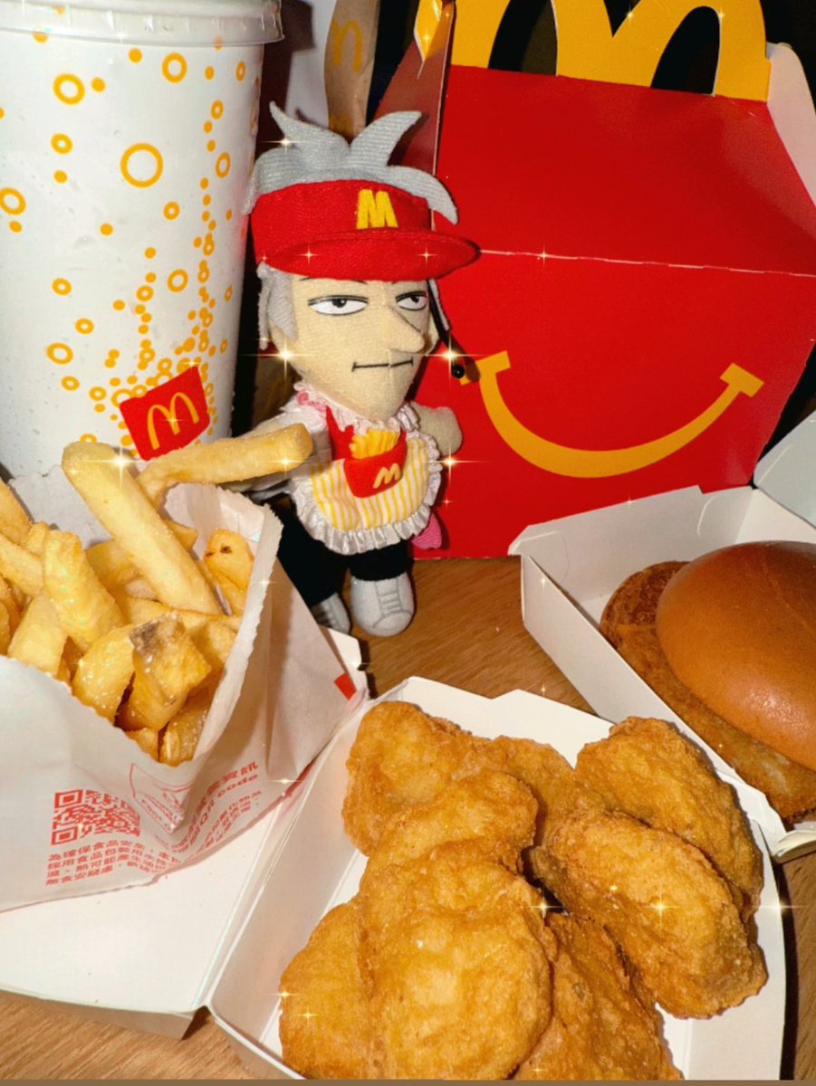 Akagi19580926's tweet photo. 🍔🍟 https://t.co/rTLXScY0F6