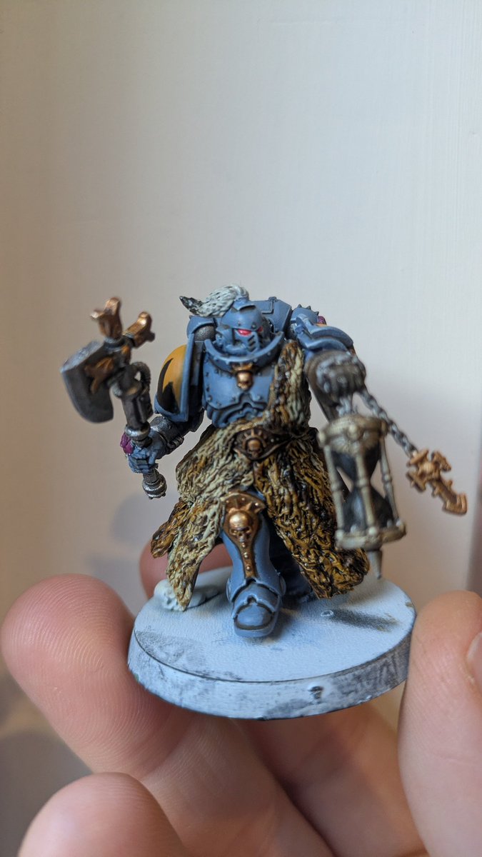 Throwback to one of my first kitbashes. A Wolf Priest in training.... I mean, a Judiciar! 😅