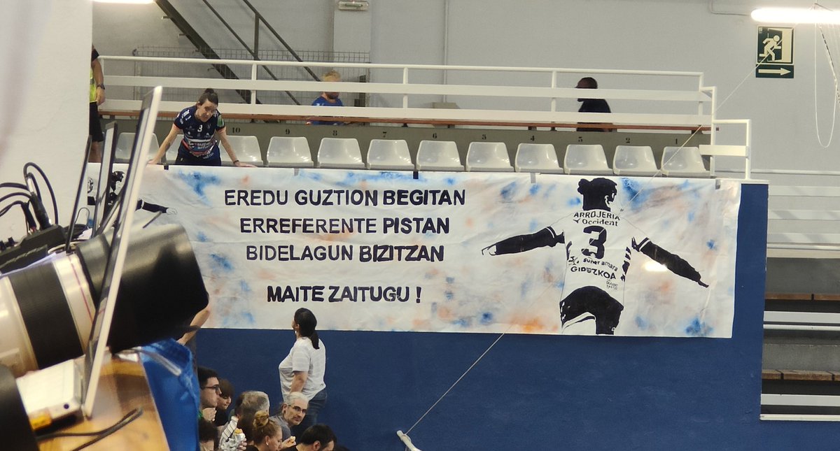 Ederra <a href="/EstherArrojeria/">Esther Arrojeria</a> -ri eskainitako pankarta!